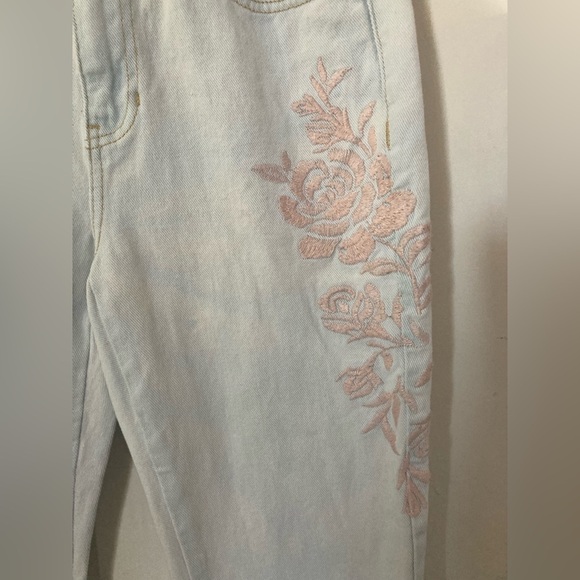 Kendall & Kylie roses embroidered jeans light wash distressed size 25 - Picture 4 of 11
